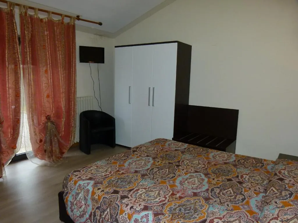 Hotel Olivi Saló 2*,  Italia