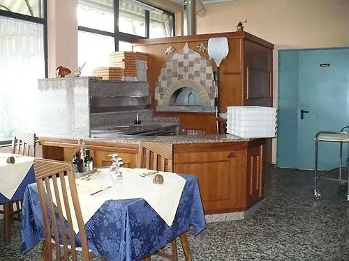 Hotel Olivi Saló 2*,  Italia