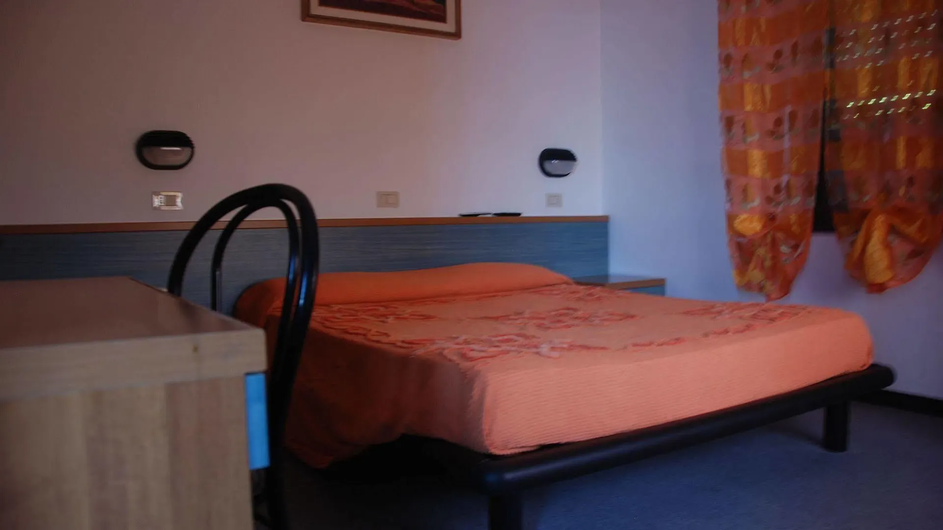 **  Hotel Olivi Saló Italia